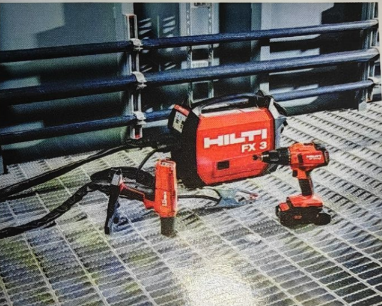 Il FX3-A strumento di bloccaggio dei frusti wireless Hilti semplifica il fissaggio dell'acciaio saldato